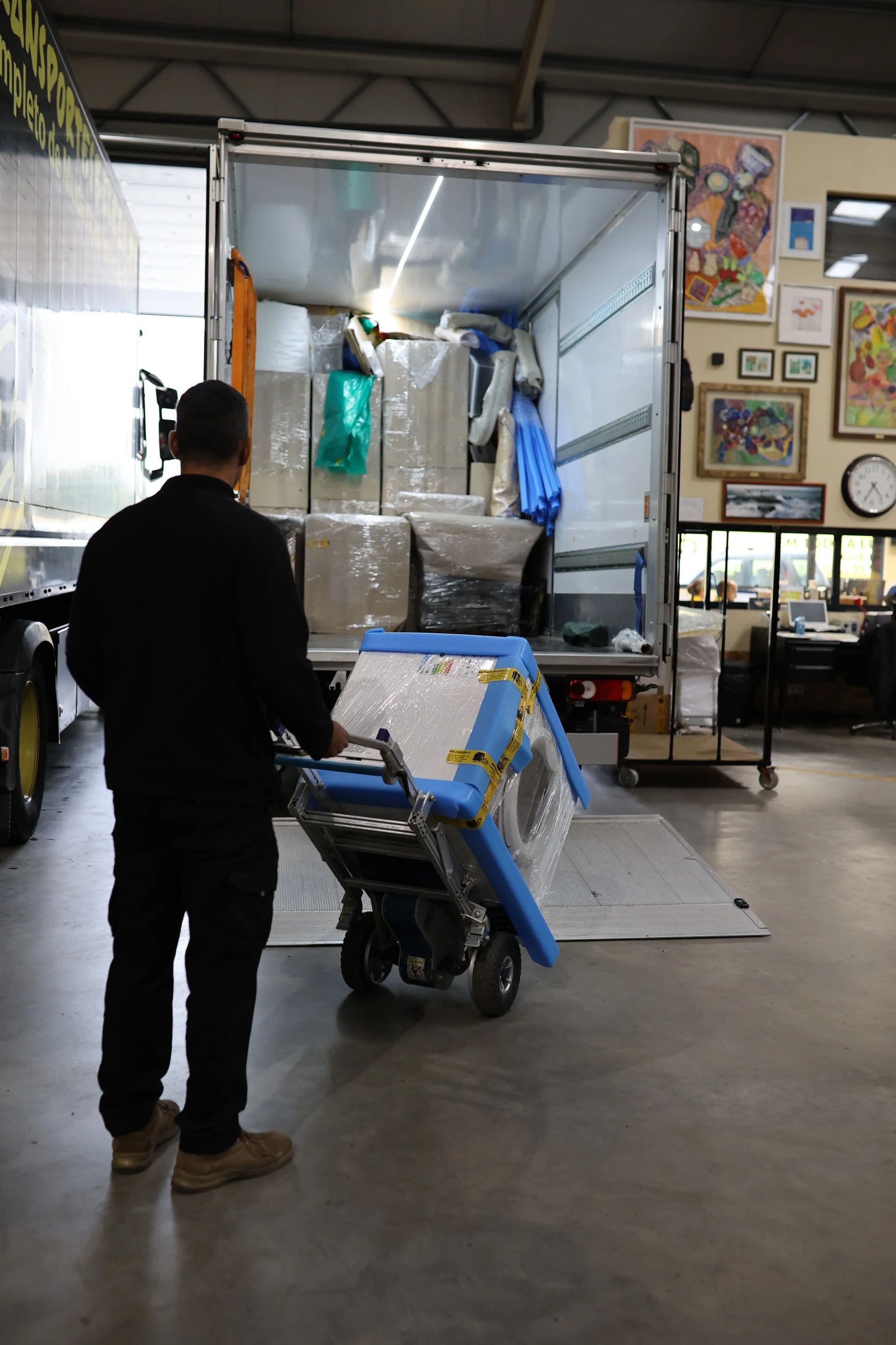 arrumar carga em camião